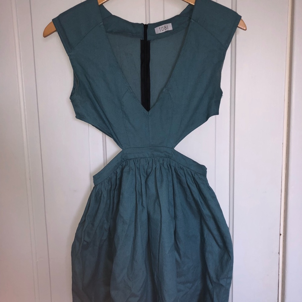 Tobi Dress - Picture 2 of 3